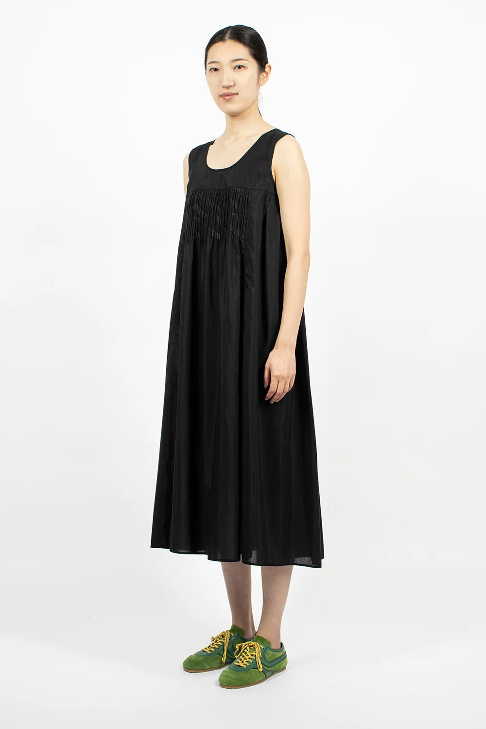 Sleeveless Pleated Embroidery Dress Black