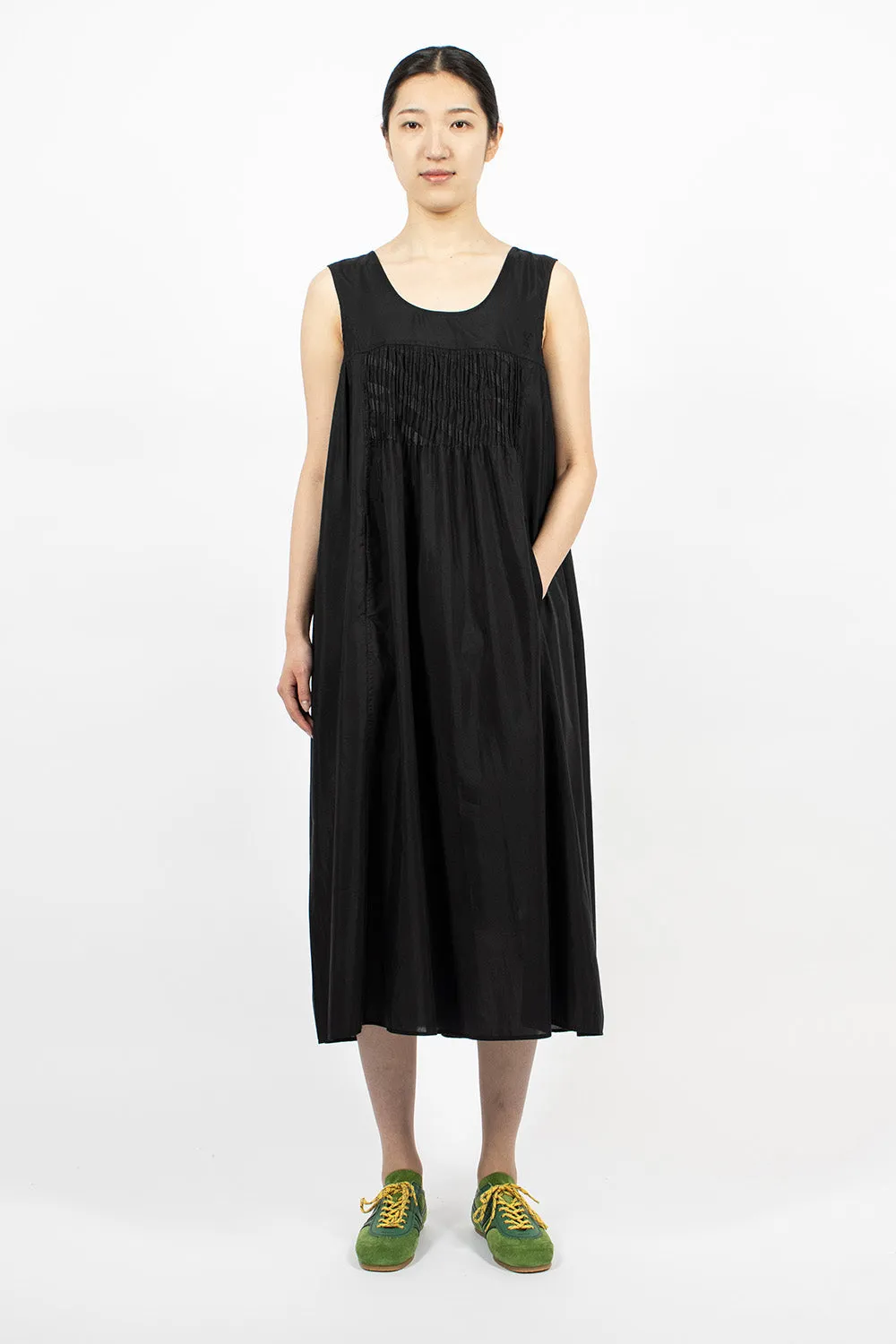 Sleeveless Pleated Embroidery Dress Black